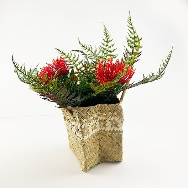 NZ Pohutukawa and Fern Table Decoration - ShopNZ